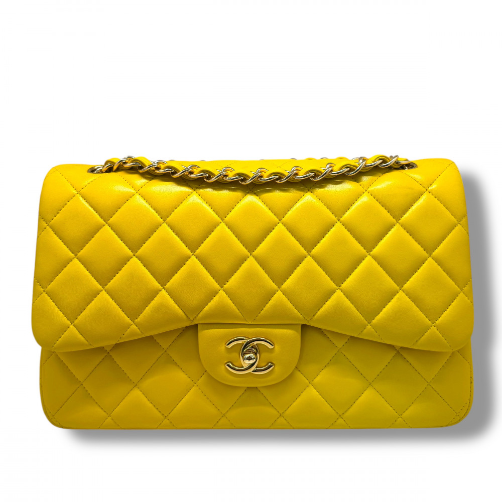 CHANEL CLASSIC FLAP JUMBO...