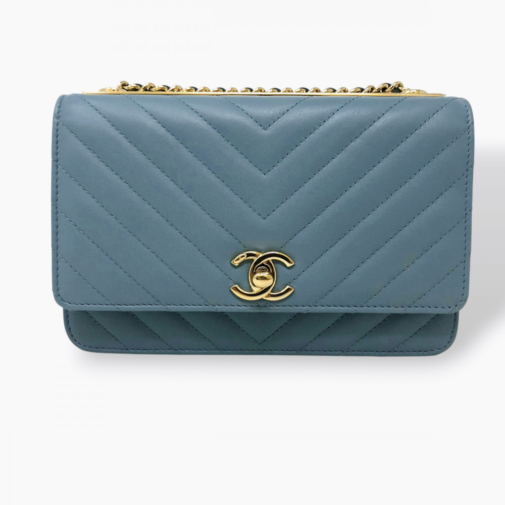 CHANEL WALLET ON CHAIN...