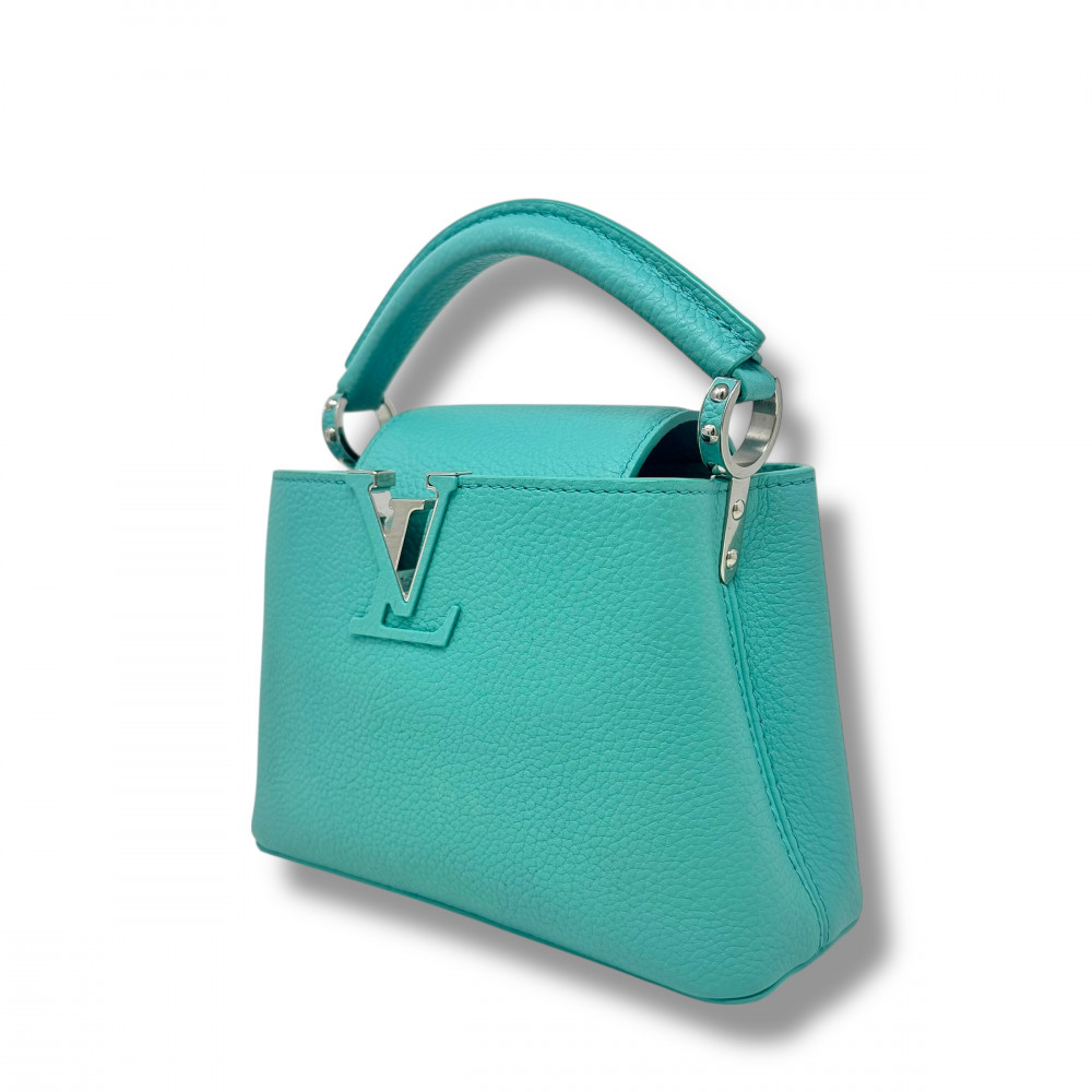 LOUIS VUITTON CAPUICINES...