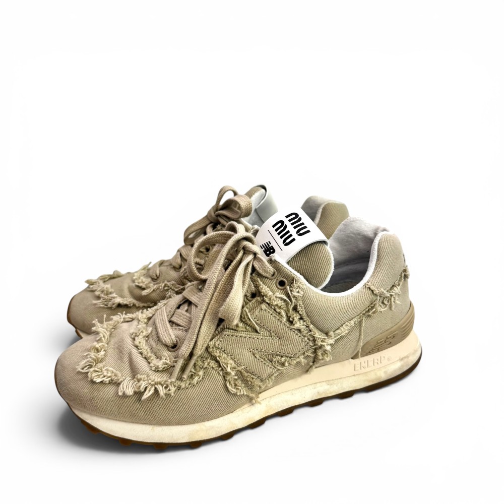 MIU MIU X NEW BALANCE...