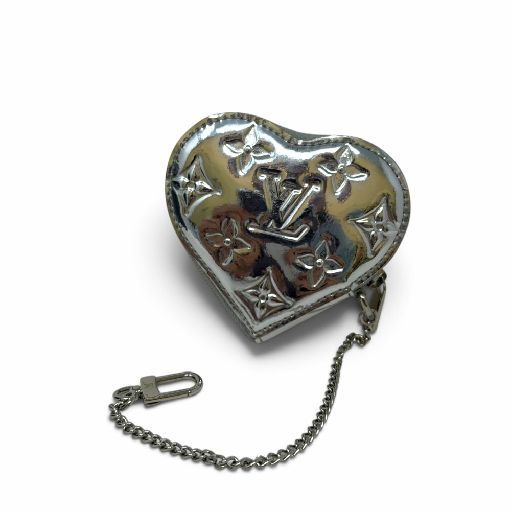LOUIS VUITTON HEART COIN