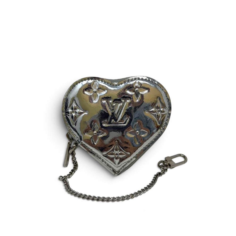 LOUIS VUITTON HEART COIN